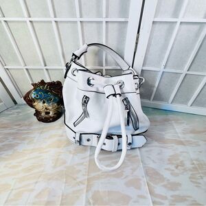 Izzy and Ali Bucket Bag